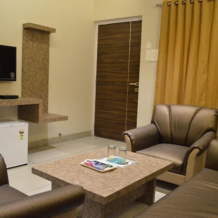 Resort Ruturaj Inn Alibaug Esterno foto
