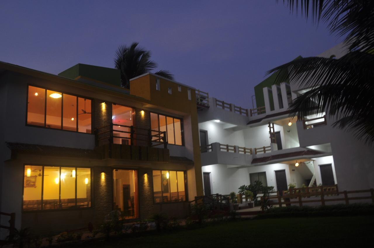 Resort Ruturaj Inn Alibaug Esterno foto